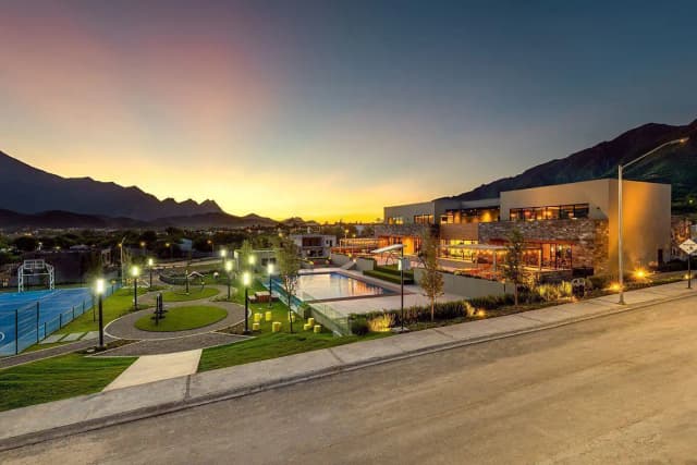 Terreno en Venta en Yerbaniz, Santiago, Nuevo León