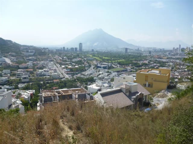 Terreno en Venta en Jardines de San Agustin, San Pedro Garza García, Nuevo León