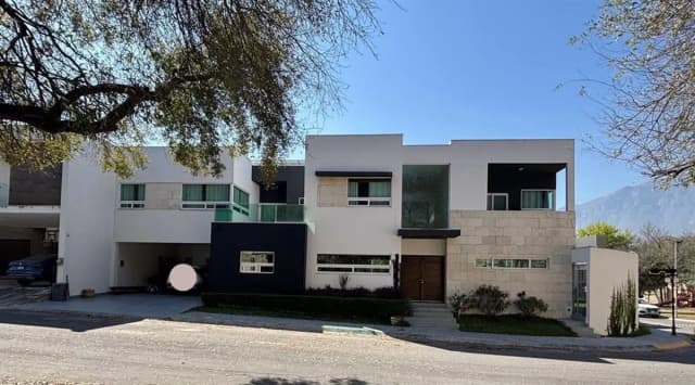 Casa en Venta en Los Cristales, Monterrey, Nuevo León