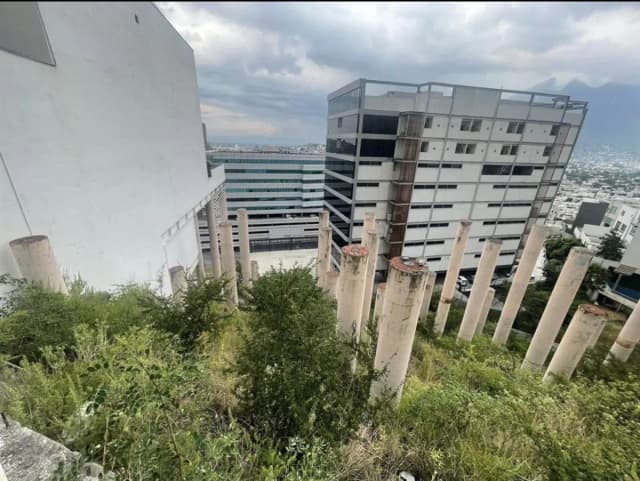 Terreno en Venta en Lomas de Montecristo, Monterrey, Nuevo León