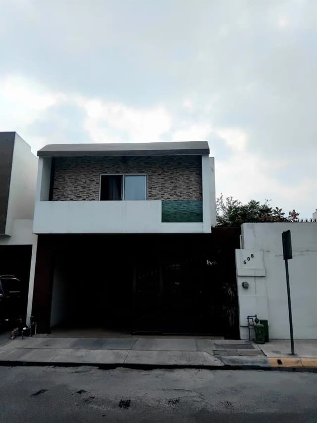 Casa en Venta en Céntrika, Monterrey, Nuevo León