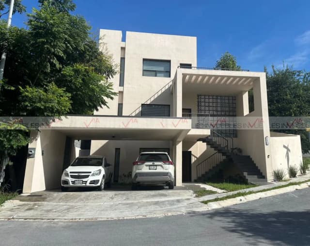 Casa en Venta en Bosque Residencial, Santiago, Nuevo León