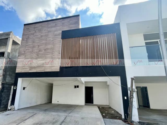 Casa en Venta en Hacienda Santa Clara, Monterrey, Nuevo León