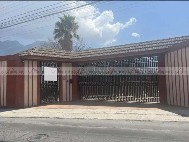 Casa en Venta en Ciudad Santa Catarina Centro, Santa Catarina, Nuevo León