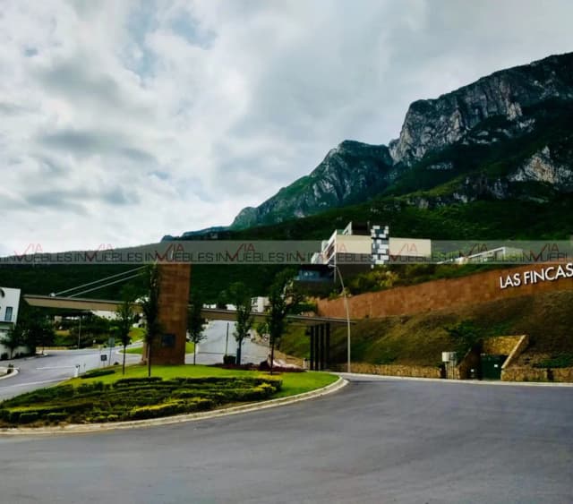 Terreno en Venta en Las Fincas, Santa Catarina, Nuevo León