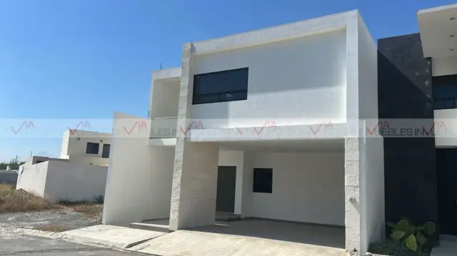Casa en Venta en Amorada Privada Residencial, Santiago, Nuevo León
