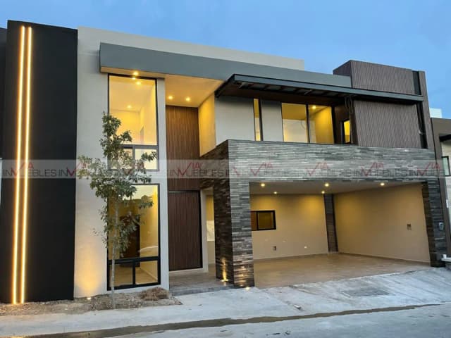 Casa en Venta en Bosques de las Misiones Sector Encino, Santiago, Nuevo León
