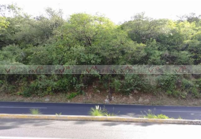 Terreno en Venta en Comercial Alpino Chipinque, San Pedro Garza García, Nuevo León