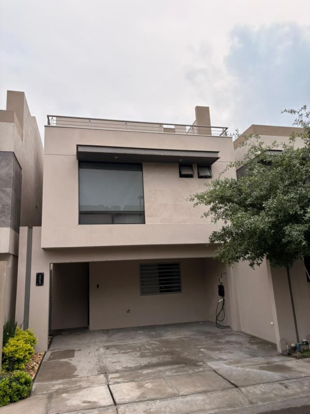 Casa en Venta en Cerradas Solé, García, Nuevo León