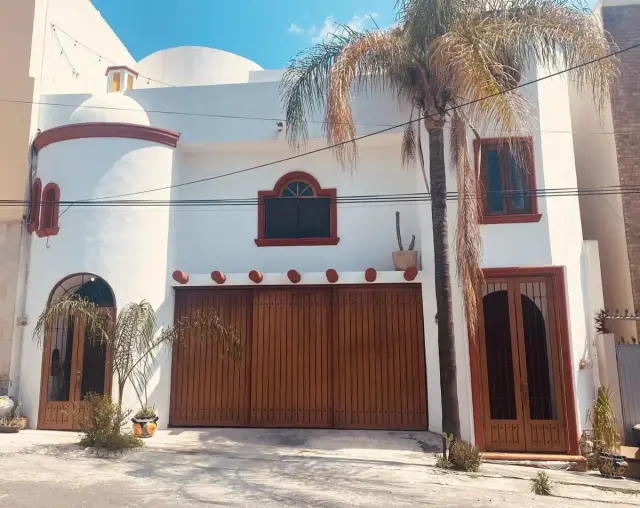 Casa en Venta en Contry Sol, Guadalupe, Nuevo León