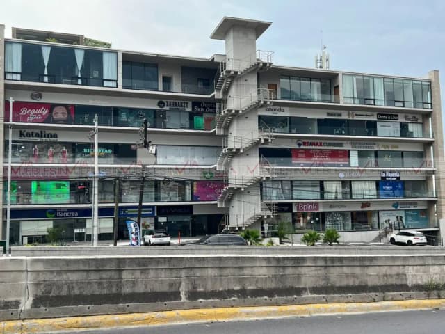 Local en Renta en Las Cumbres, Monterrey, Nuevo León