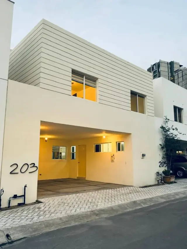 Casa en Renta en Ventanas de la Huasteca, Santa Catarina, Nuevo León