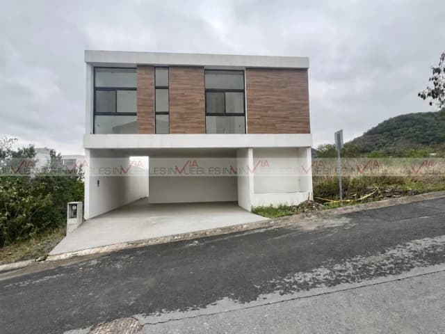 Casa en Venta en Piedra de Fierro, Santiago, Nuevo León