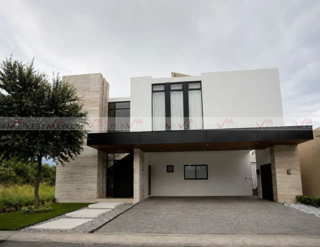 Casa en Venta en Valle de Santiago, Santiago, Nuevo León