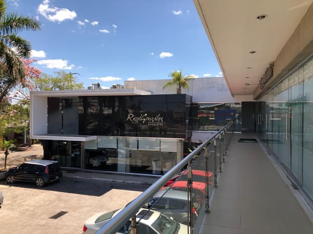 Local en la colonia maya calle 7