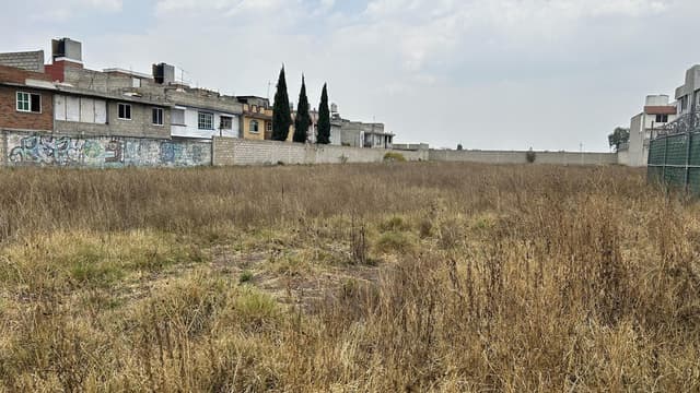 Terreno en venta sobre Av. Independencia Metepec