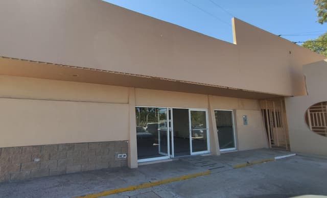 Local en renta sobre Blvd. Garcia Morales, colonia El Llano, Hermosillo, Sonora.
