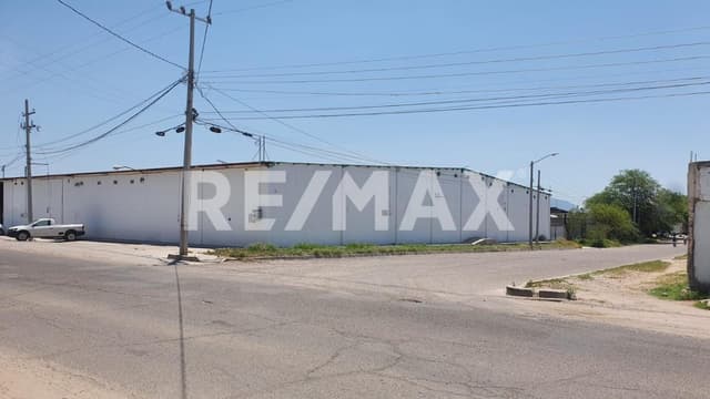BAJA Bodega industrial en renta en colonia Las Amapolas de Hermosillo, Sonora.