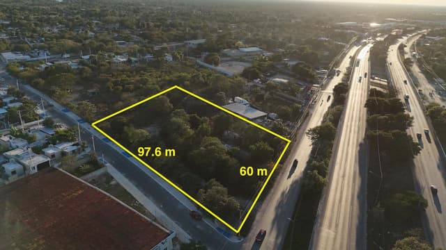 Terreno para Bodegas sobre Periférico Merida, Zona Sur