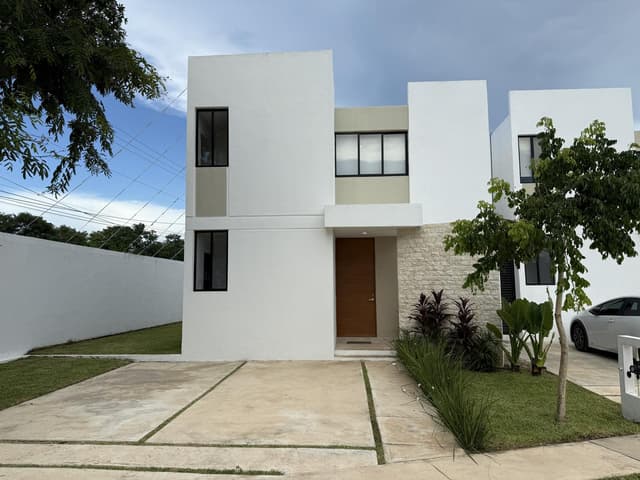 casa en venta- 3 habitaciones , gran patio trasero- en privada