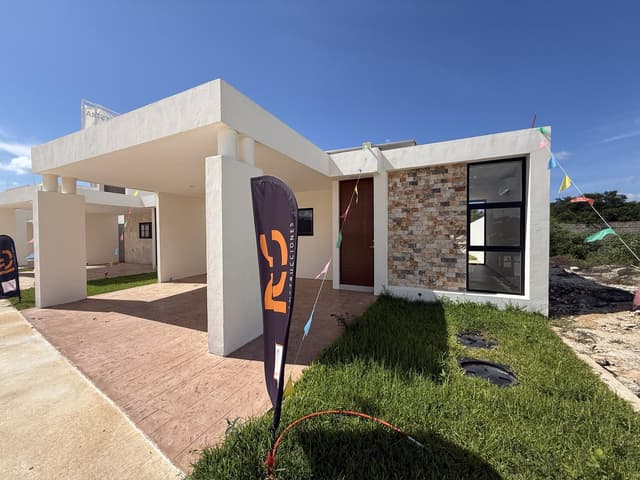 casa en venta - un solo piso y tres habits, piscina y cochera techada