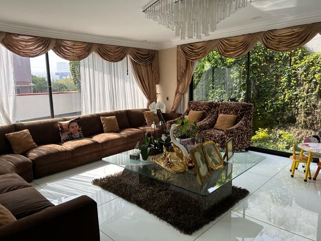 HERMOSA CASA EN VENTA EN PASEO DE LA HERRADURA