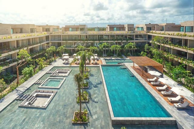 Vida Premium en Estudio: Departamento con Terraza Expansiva y Amenidades Modernas en Tulum