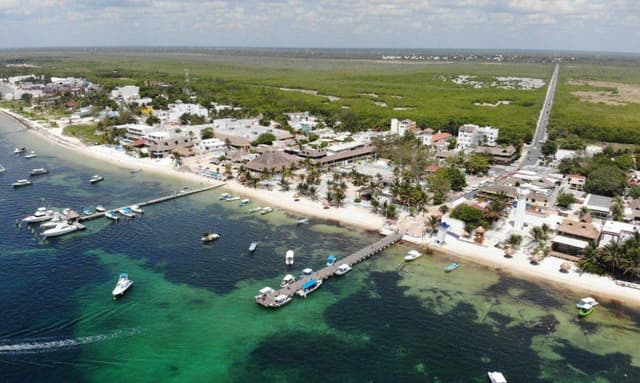 Bahía Petempich Puerto Morelos, Quintana Roo.