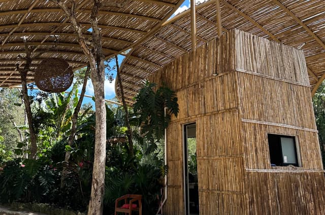 Invierte en Serenidad: Lotes en Tulum con Casa Club, Alberca y Más