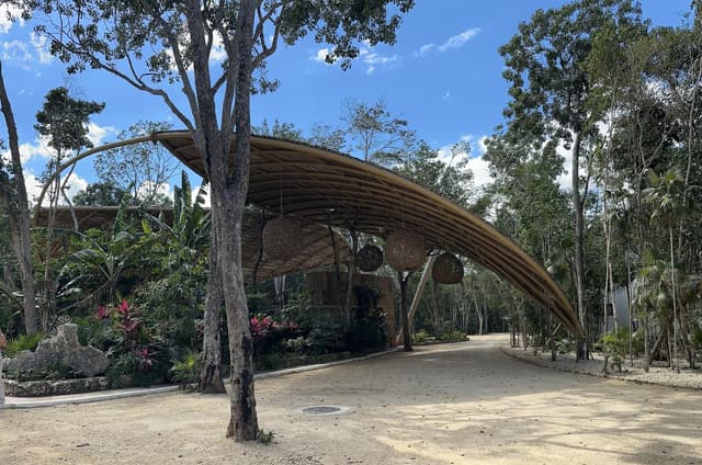 Invierte en Serenidad: Lotes en Tulum con Casa Club, Alberca y Más