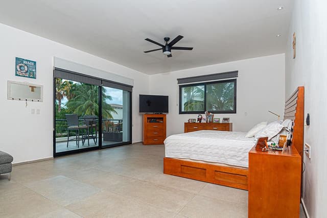 VENTA CASA EN CONJUNTO RESIDENCIAL VILLA MAGNA AV COLOSIO CANCUN QROO