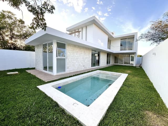 Casa de cuatro habitaciones en Nortemerida, al norte de la ciudad