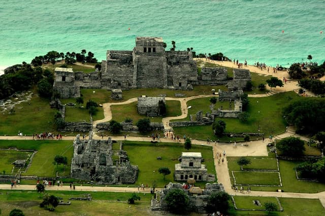 Villa de 3 Recámaras con Alberca e Hidromasaje Cerca de la Laguna Nopalitos, Tulum