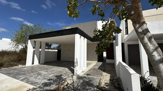 casa en venta con entrega inmediata- privada Tamora- 3 habitaciones más piscina