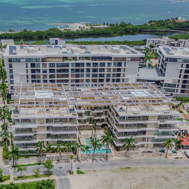 Manzana 27, Av. Puerto Cancún, Zona Hotelera