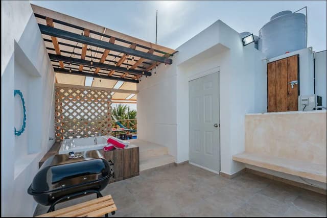 Villa en venta en la playa de de Chicxulub Puerto, a una cuadra del mar.