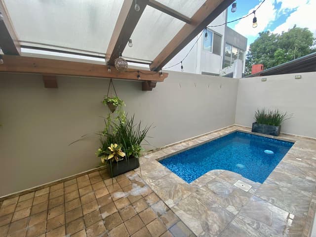 VENTA CASA EN ARBOLADA AV HUAYACAN