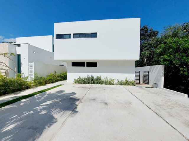 Casa en Venta 4 Recámaras con Alberca Privada – Residencial Playa Magna, Playa del Carmen