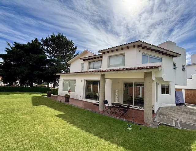 Venta casa en Lomas de Valle Escondido