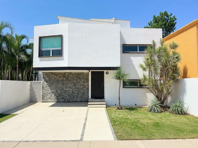 Casa en venta de 3 recámaras con alberca privada en Playa Magna, Playa del Carmen