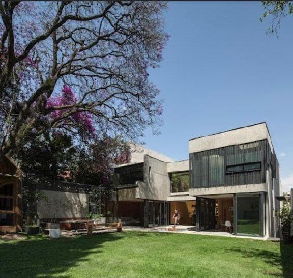 Casa en venta sola como inversión en San Ángel