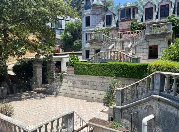 Casa estilo Castillo medieval en venta en Desierto de los Leones