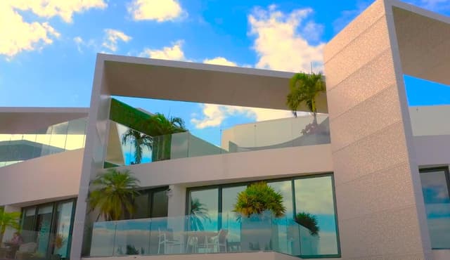 "Inversión Segura en el Caribe: Departamentos de 3 Recámaras en Zona Exclusiva