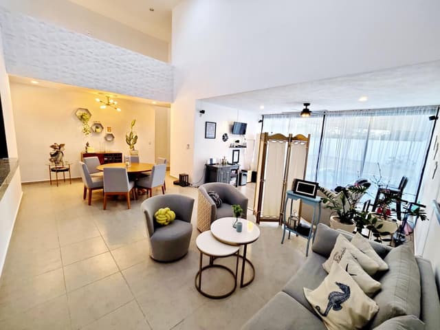 casa en venta en merida- tres habitaciones- doble altura y piscina