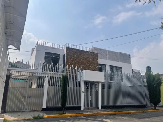 Casa - Residencial en venta en Acueducto de Guadalupe, cto de servicio y más