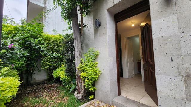 Casa en estilo Frances en Milton