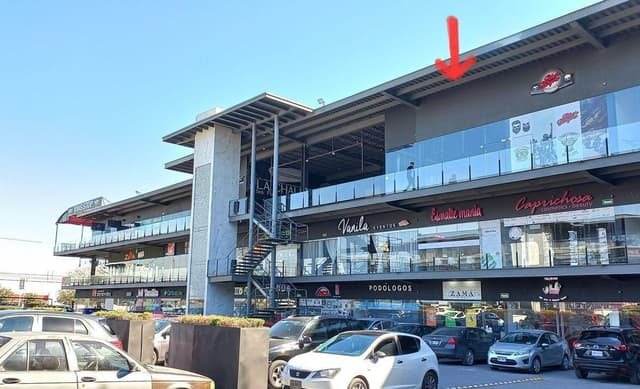 LOCAL EN VENTA GUADALUPE PLAZA MIRADOR OPORTUNIDAD