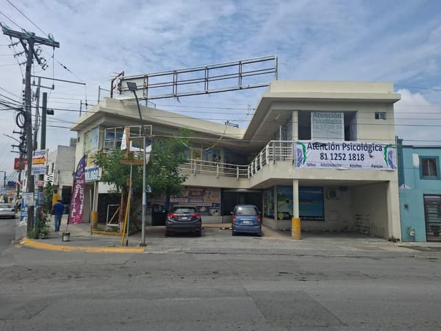 PLAZA COMERCIAL EN VENTA