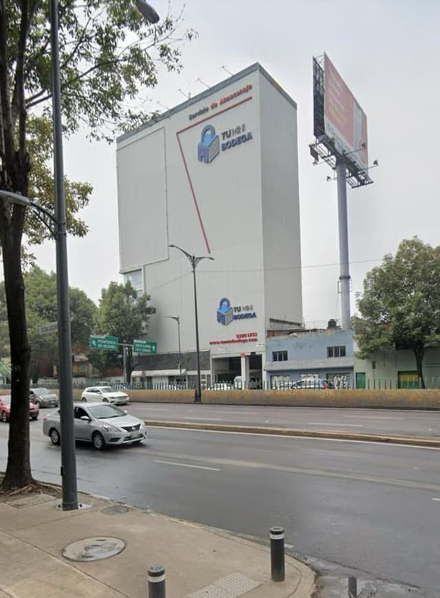 Edificio Comercial de mini bodegas en venta en Francisco I Madero