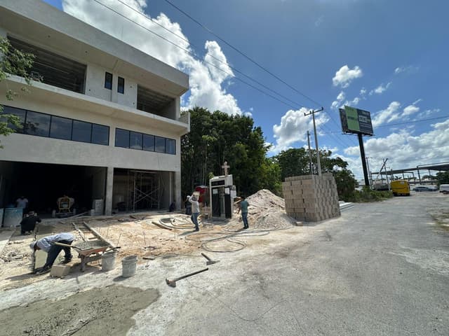 Local CERCA DE AV HUAYACAN